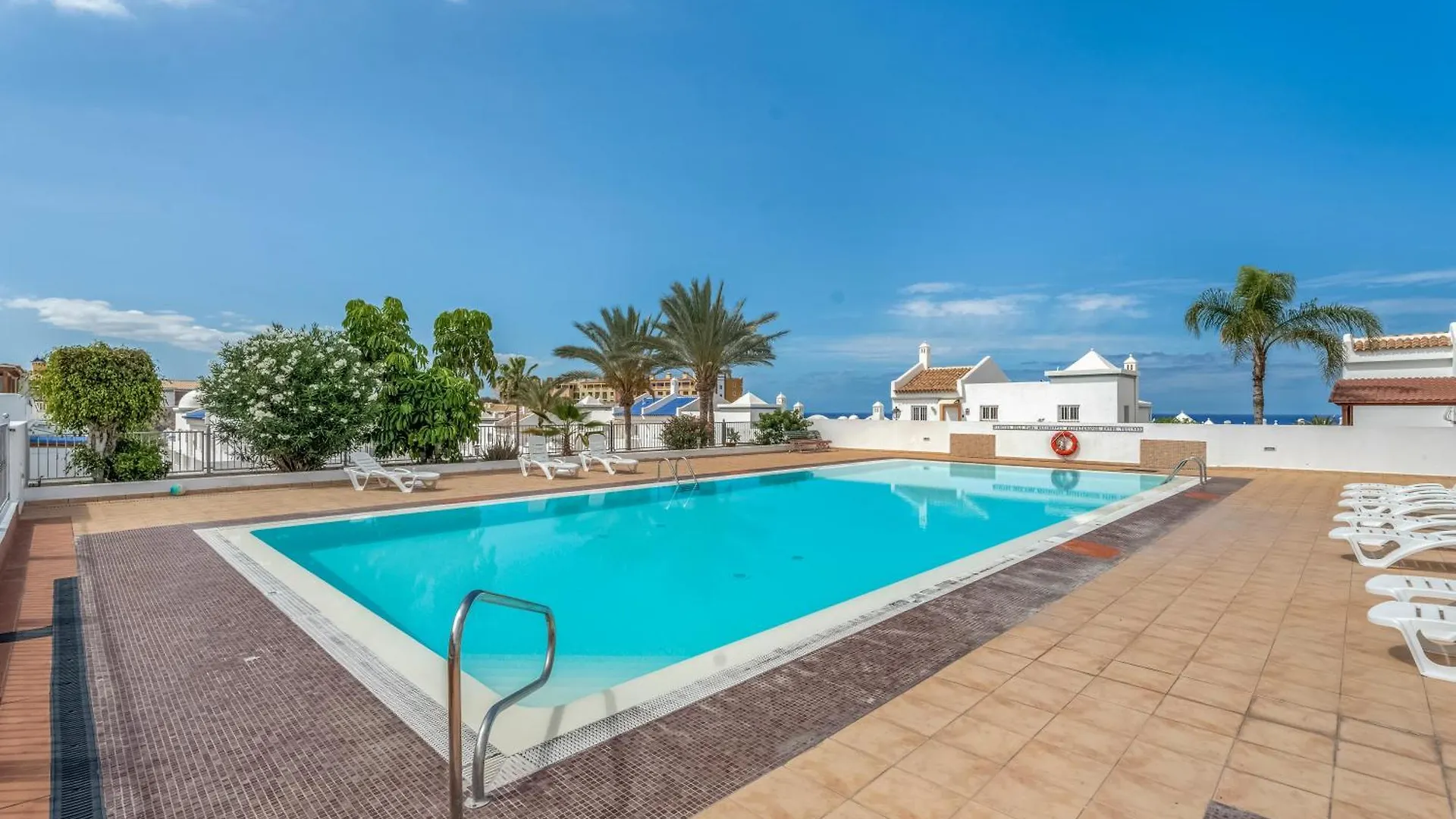Beautifull Residencial Albatros By Paramount Holidays Costa Adeje  Costa Adeje (Tenerife)
